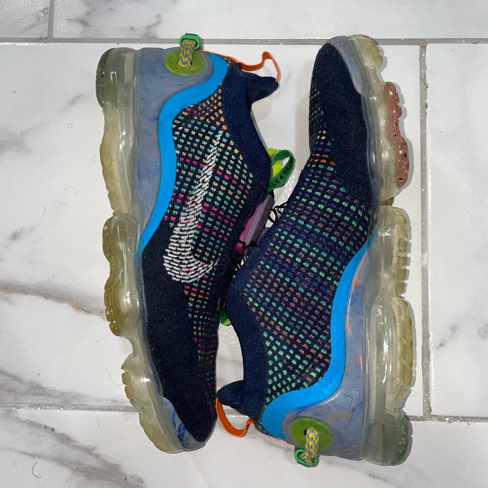 *2020 air VaporMax Flyknit “Iron Grey Laser Orange”